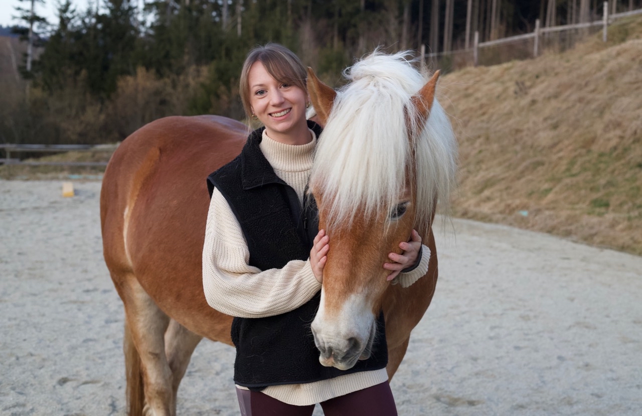 Kathrin Schütz mit Stute Pasadena Miro